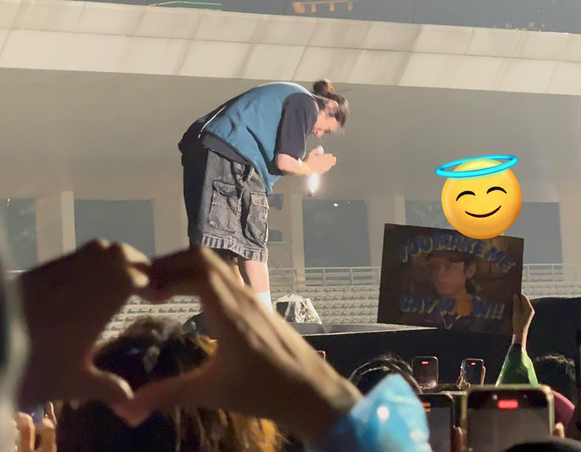 Member DAY6 meminta maaf kepada penggemar atas kekacauan yang terjadi pasa saat konser berlangsung di Jakarta.