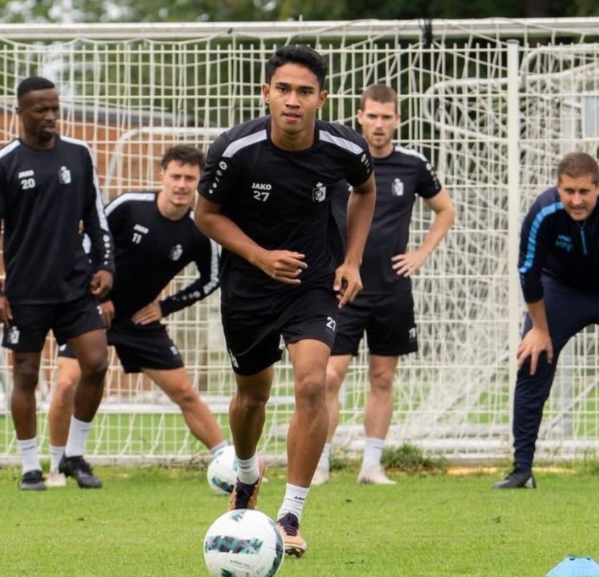 Marcelino Ferdinan saat menjalani latihan bersama klub Inggris Oxford United.