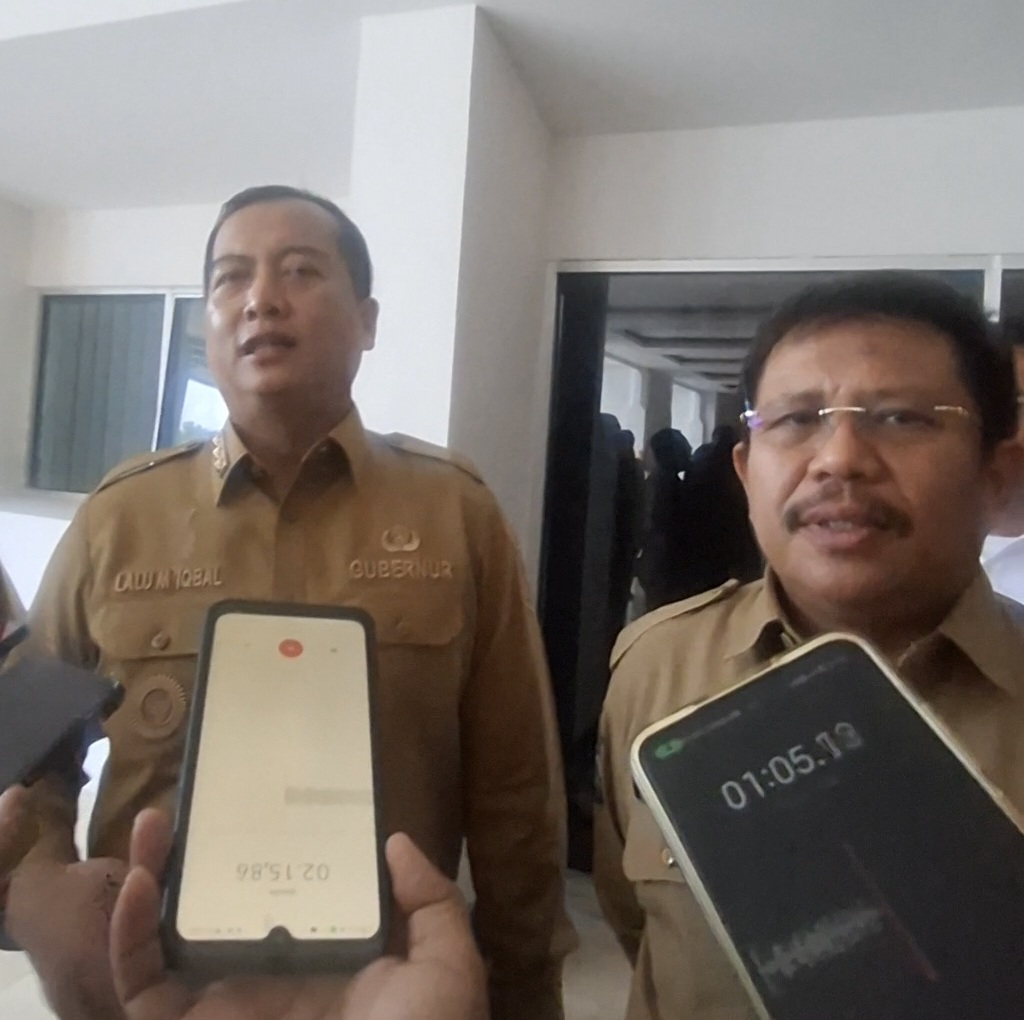 CARI SOLUSI: Gubernur NTB Lalu Muhamad Iqbal, Bupati Lobar Lalu Ahmad Zaini dan Pemkot Mataram membahas penanganan sampah karena terbatasnya kapasitas sampah di TPAR Kebon Kongok.