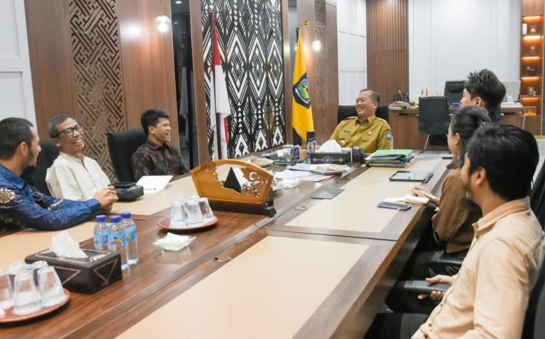 Gubernur Lalu Muhamad Iqbal bertemu Vice President Korea Coffee Association, guna membahas rencana pembangunan Sekolah Kopi di NTB.