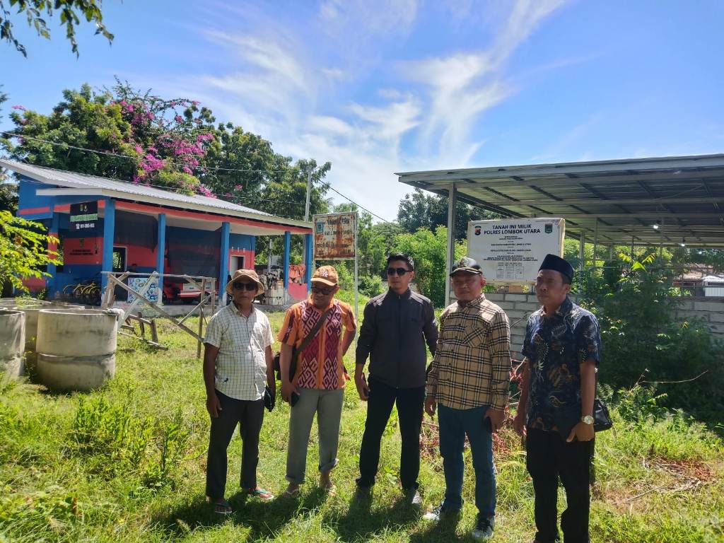 SUDAH BERSERTIFIKAT: Komisi I DPRD KLU turun ke lokasi lahan di Gili Trawangan yang masih disengketakan, Selasa (6/5).