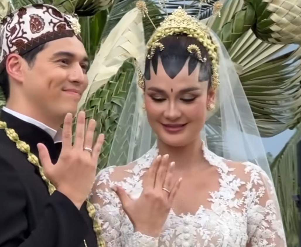Maxime Bouttier dan Luna Maya SAH menjadi pasangan suami istri yang diresmikan di Bali, Rabu (7/5).