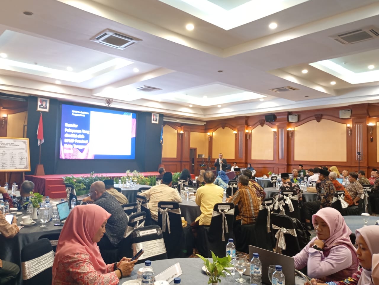 SOSIALISASI SPMB: Sejumlah pemangku kepentingan mengikuti sosialisasi SPMB 2025 di Hotel Lombok Raya, kemarin (8/5).