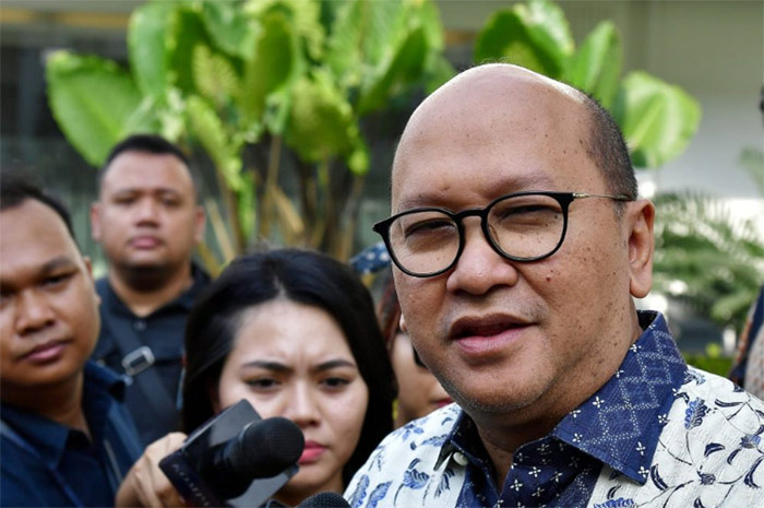 Menteri Investasi dan Hilirisasi/Kepala BKPM sekaligus Kepala Badan Pengelola Investasi (BPI) Danantara, Rosan Roeslani memberikan keterangan pers usai menghadap Presiden Prabowo di Istana Merdeka.