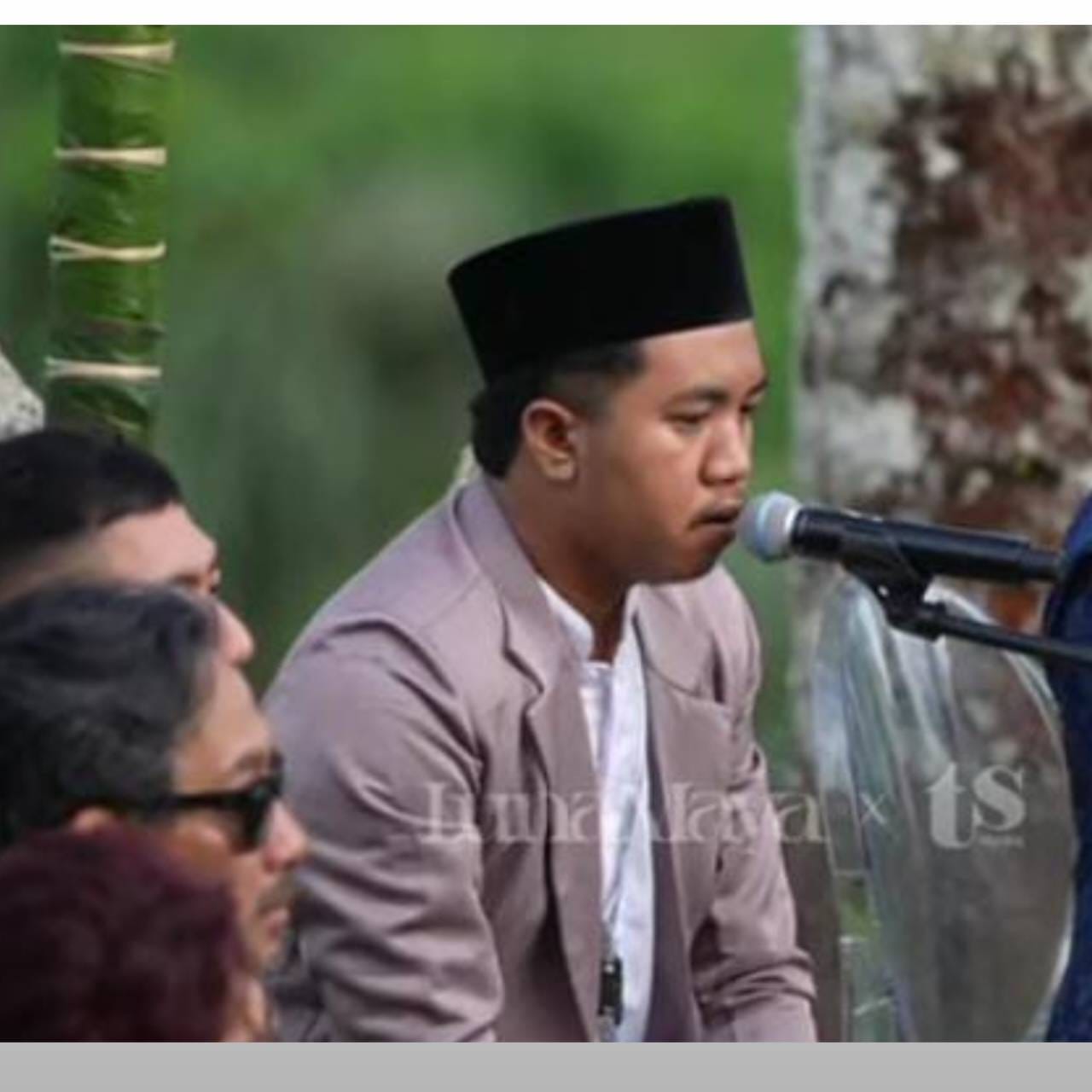 Inilah Rianto, sosok qori asal Loteng yang tampil di pernikahan Luna Maya dan Maxime Bouttier di Hotel Como Shambhala Estate, Ubud, Gianyar, Bali, pada Rabu (7/5) lalu.