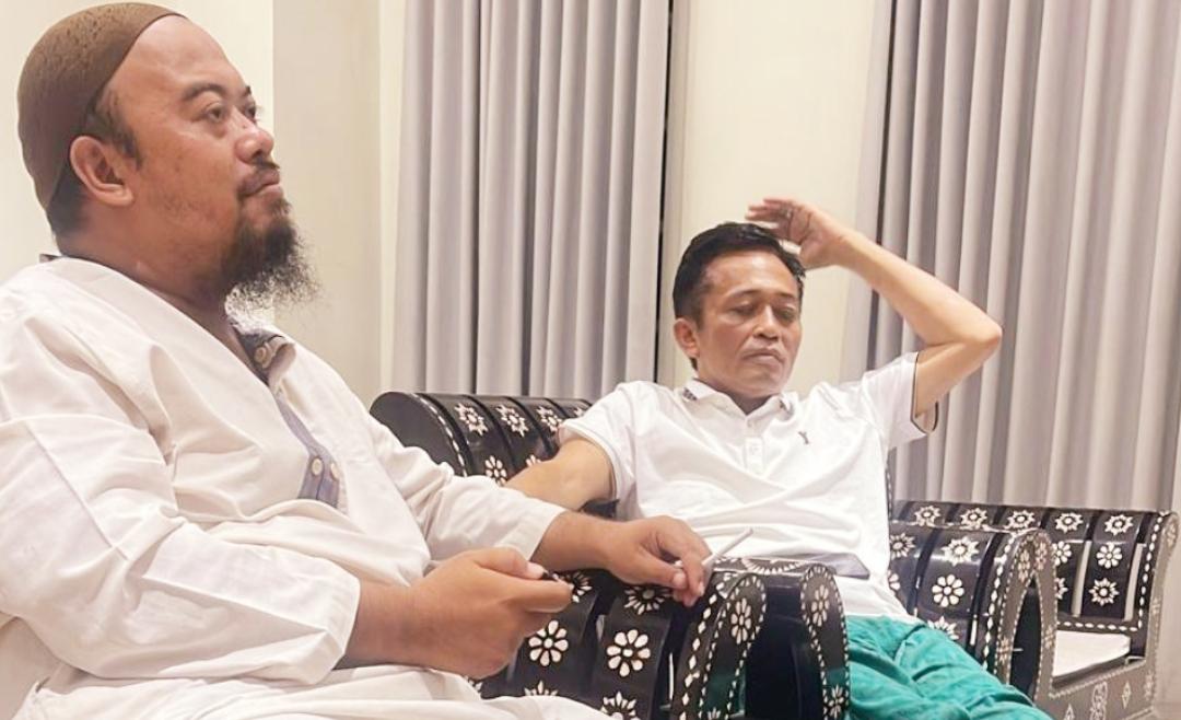 Lalu Habiburrahman, Direktur FP4 NTB menyampaikan sindiran keras kepada Lalu Iqbal soal rumor akan merebut kursi pimpinan Gerindra NTB dari Pathul Bahri.