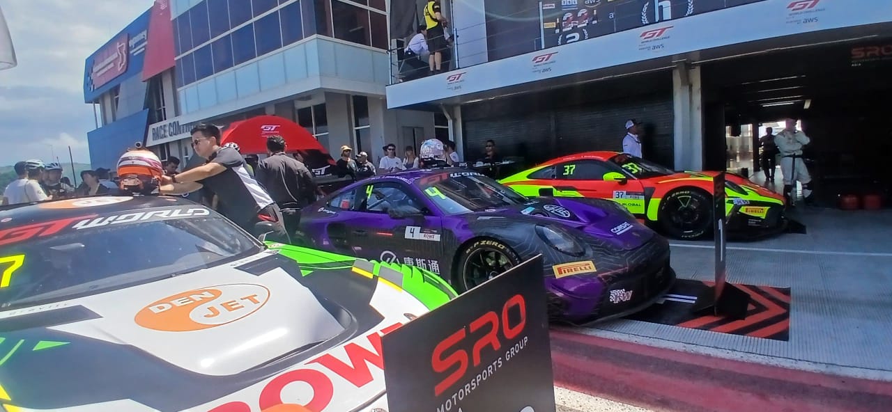 Race kedua GT World Challenge Asia 2025, Origine Motorsport raih gelar juara di Sirkuit Internasional Mandalika.