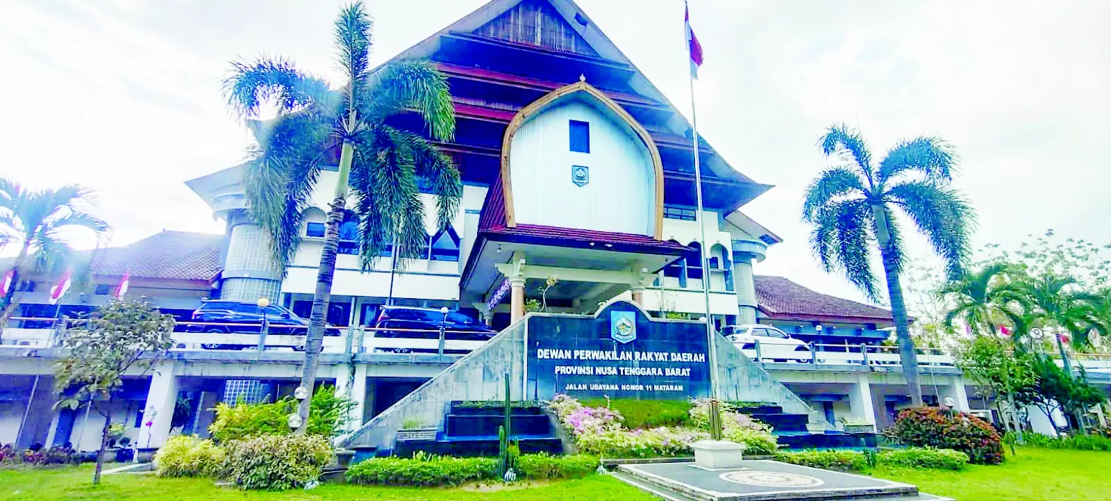 Kantor DPRD NTB. (Dok Lombok Post)