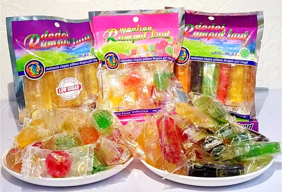 Dodol khas lombok memiliki ciri khas tersendiri dengan menggunakan rumput lain yang biasanya identik digunakan untuk makanan asin.