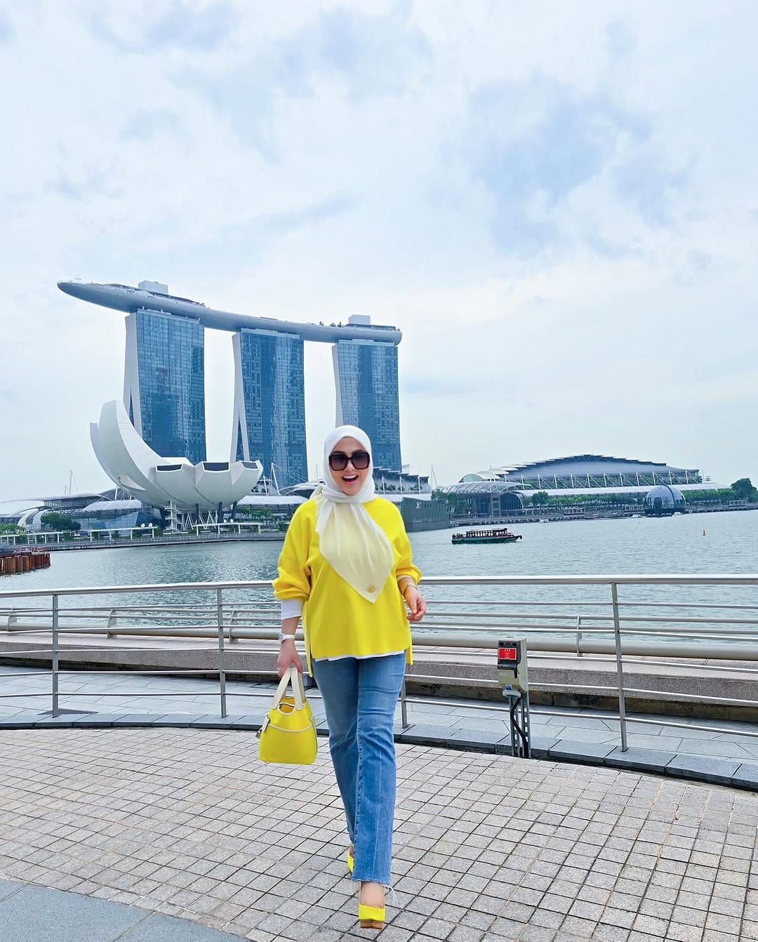 TAMPIL CETAR: Tindakan Syahrini memblokir seorang netizen di media sosialnya lantaran komentarnya kembali diungkit netizen. (IG @princessyahrini)