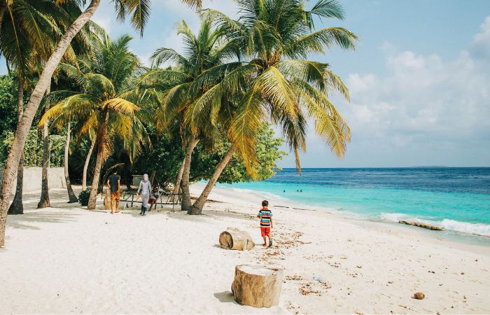 Pantai Loang Baloq di Kota Mataram yang merupakan destinasi wisata menarik