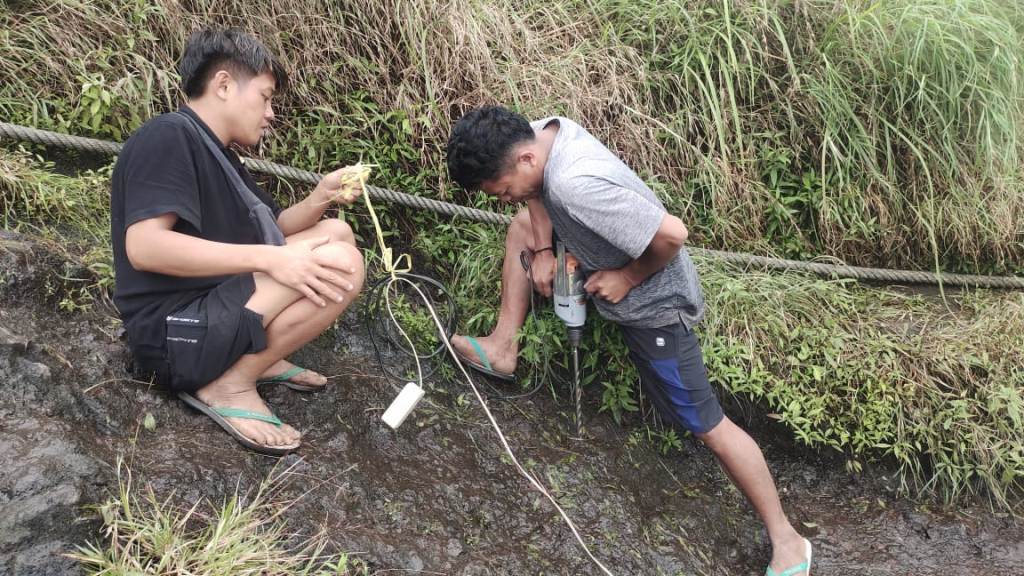 DEMI KESELAMATAN: Tim gabungan melakukan penataan pendakian Torean, karena selama mendaki, medan yang dilalui bisa menjadi tempat yang rawan kecelakaan bagi para pendaki.