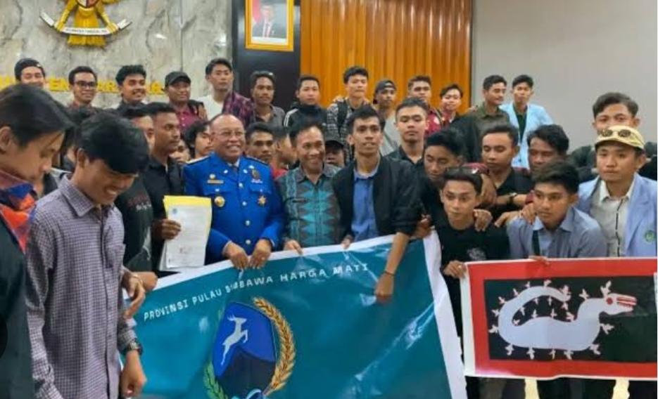 Mewakili Pemprov NTB, Sekda NTB Lalu Gita Ariadi mengatakan Pemprov NTB sangat mendukung pembentukan daerah otonom baru PPS.