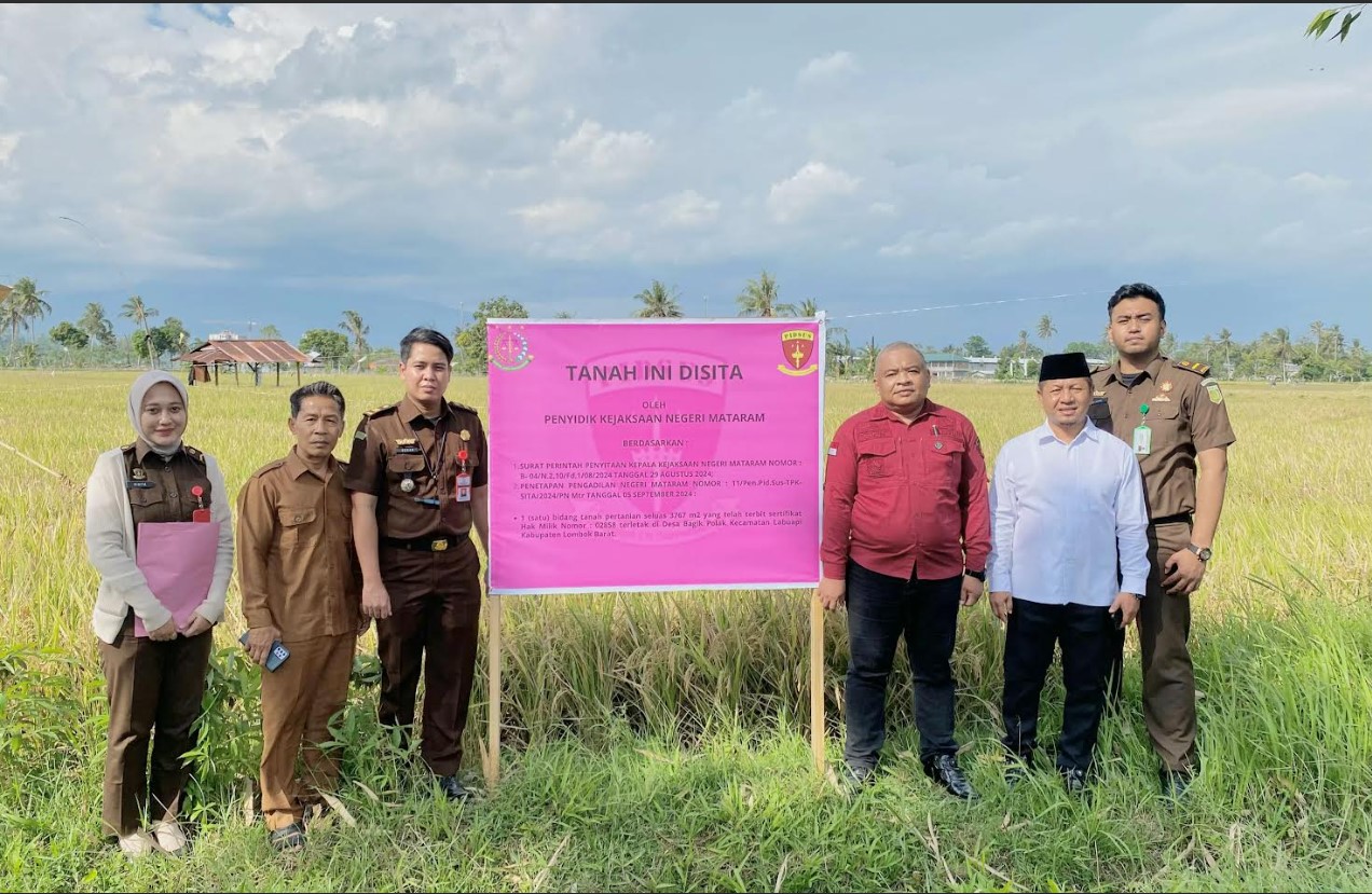 DISITA: Kejari Mataram menyita tanah milik Pemda Lobar di Desa Bagik Polak, Kecamatan Labuapi, Selasa (15/10).