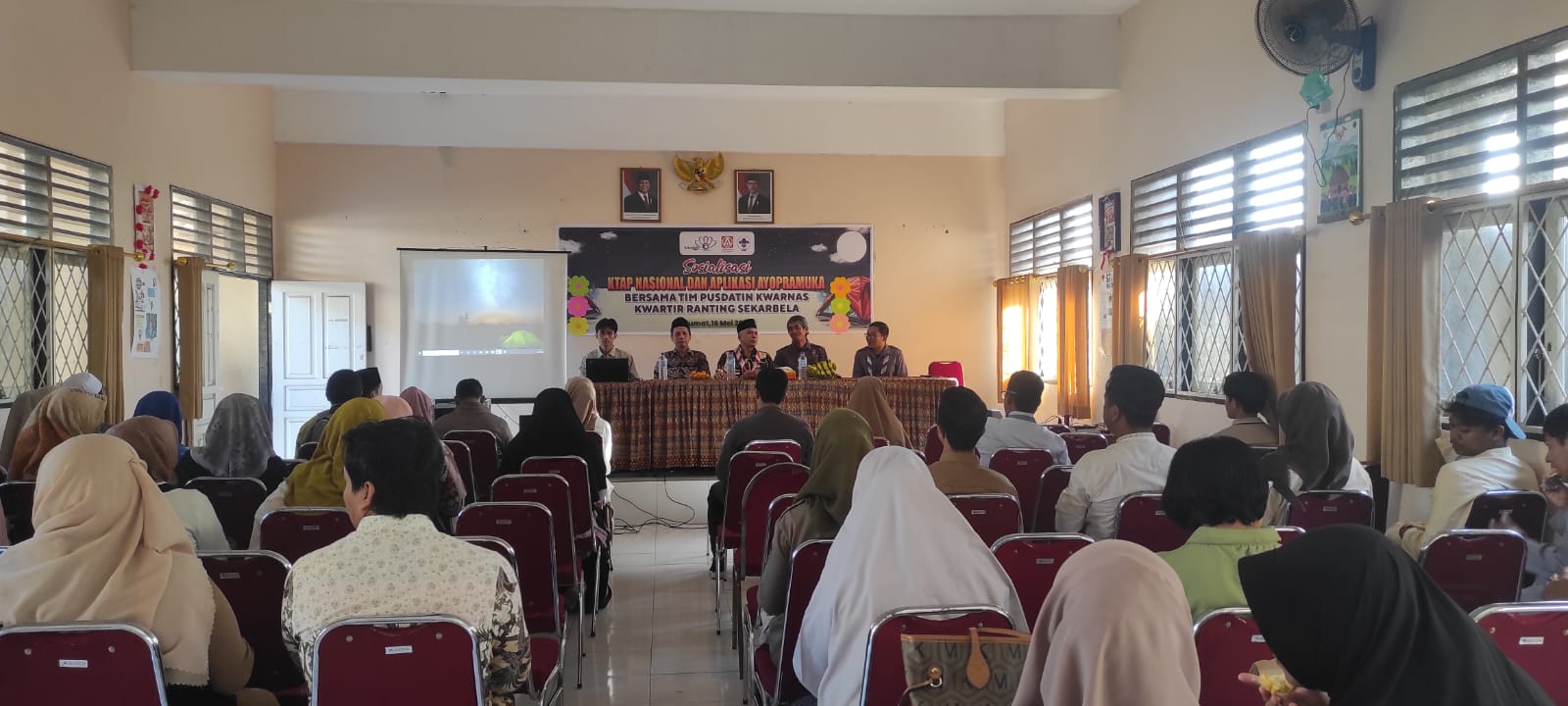 SOSIALISASI: Kwarnas Gerakan Pramuka sosialisasi KTA ke anggota pramuka Kwarcab Kota Mataram di SMPN 11 Mataram, pekan lalu.