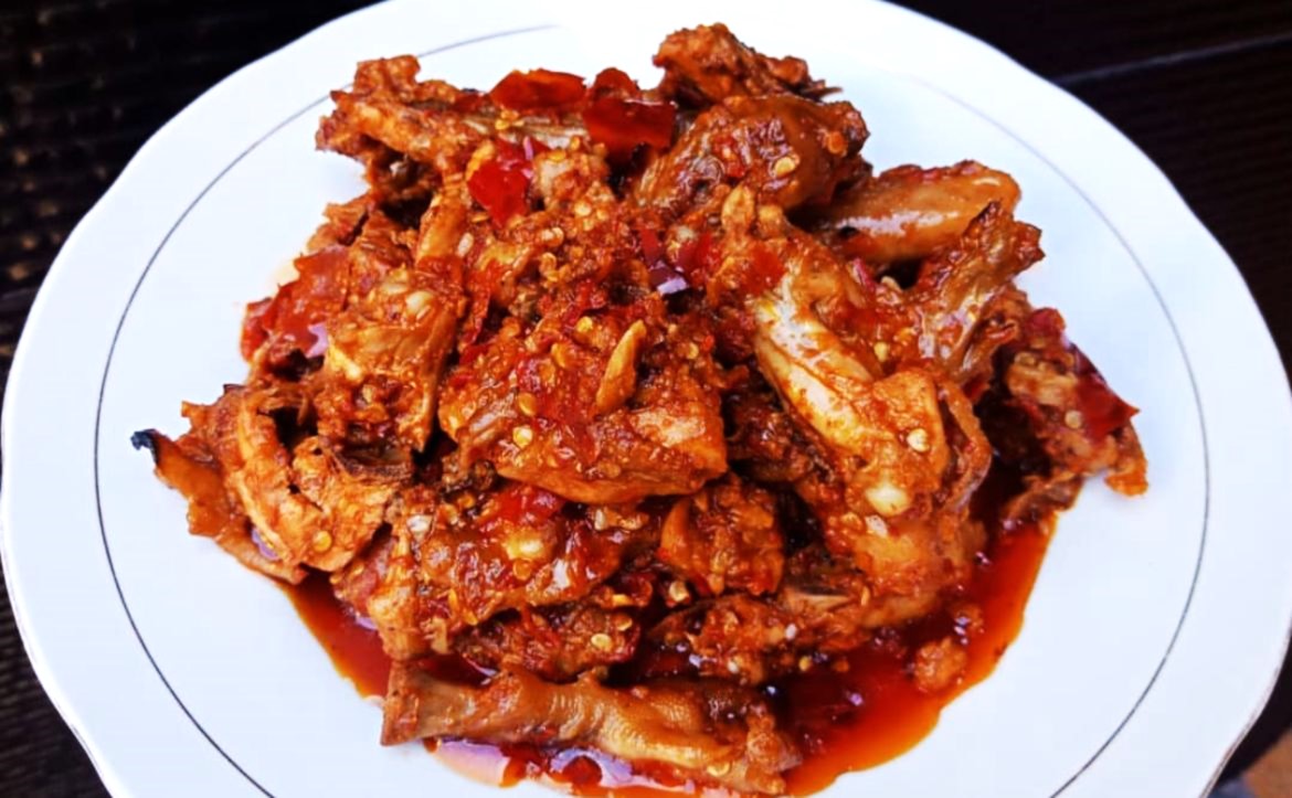 Begini tips memasak Ayam Rarang yang mantap dan pedasnya nendang, yang menggugah selera