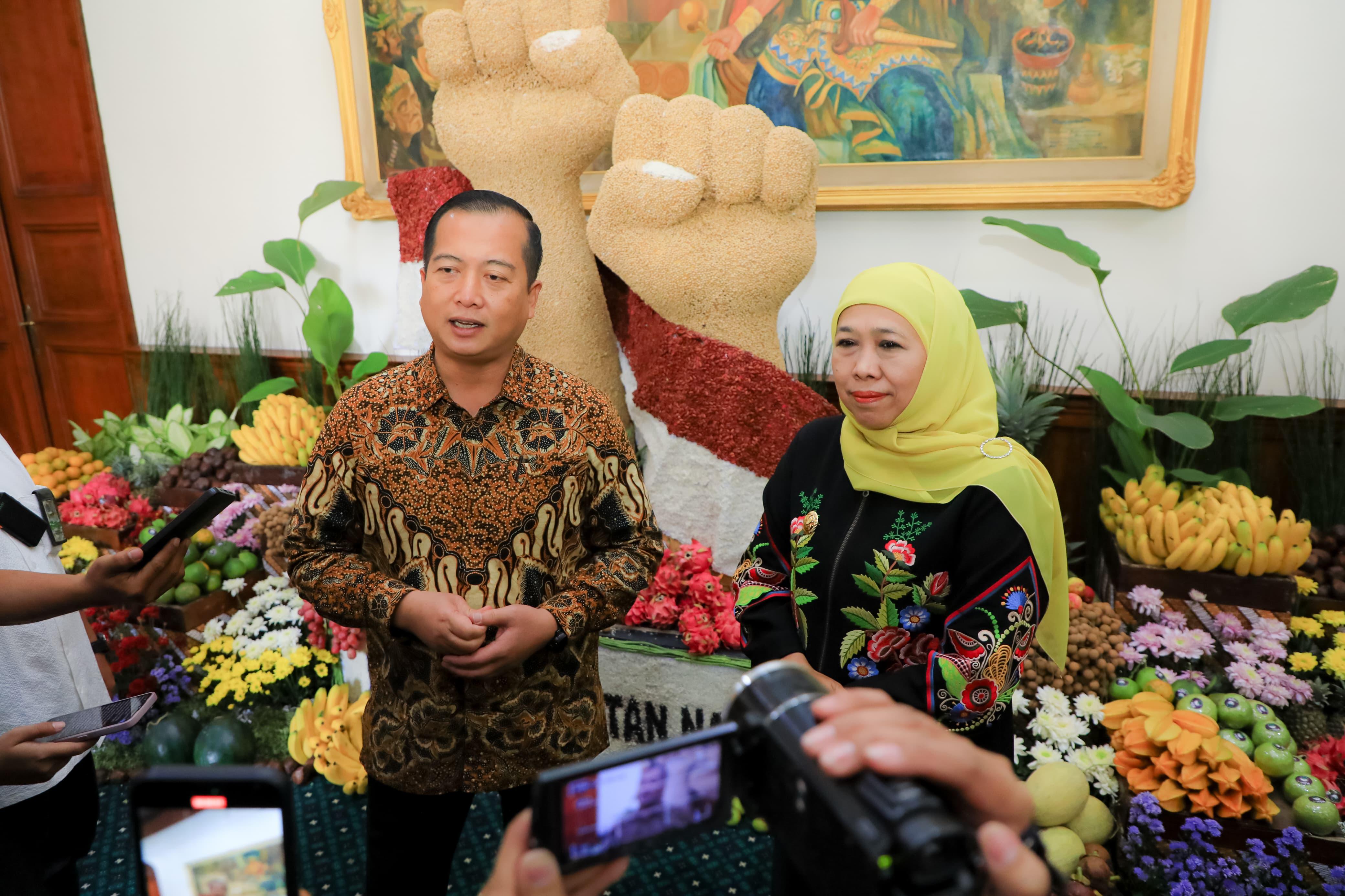 Gubernur NTB Lalu Muhamad Iqbal bertemu dengan Gubernur Jawa Timur Khofifah Indar Parawansa membahas kerja sama perbankkan dan misi dagang.