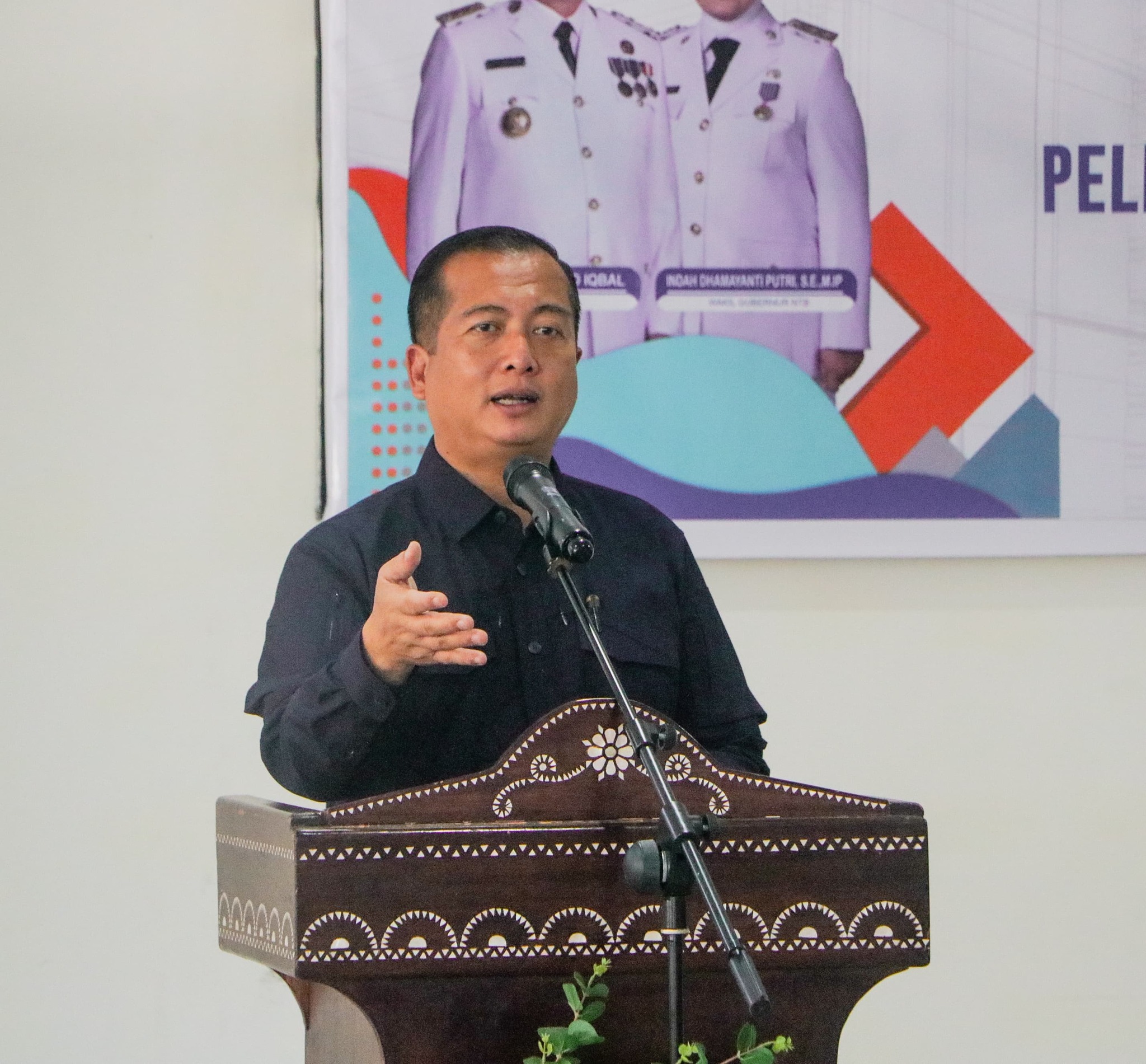 Gubernur NTB Lalu Muhamad Iqbal