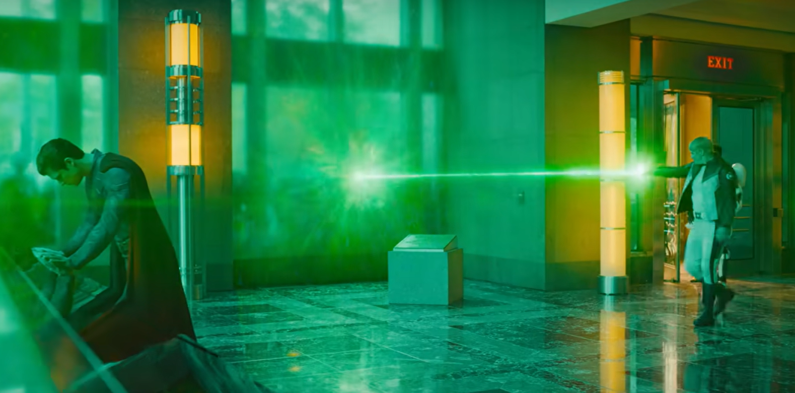 Green Lantern muncul sebagai superhero lain di film Superman DCU.