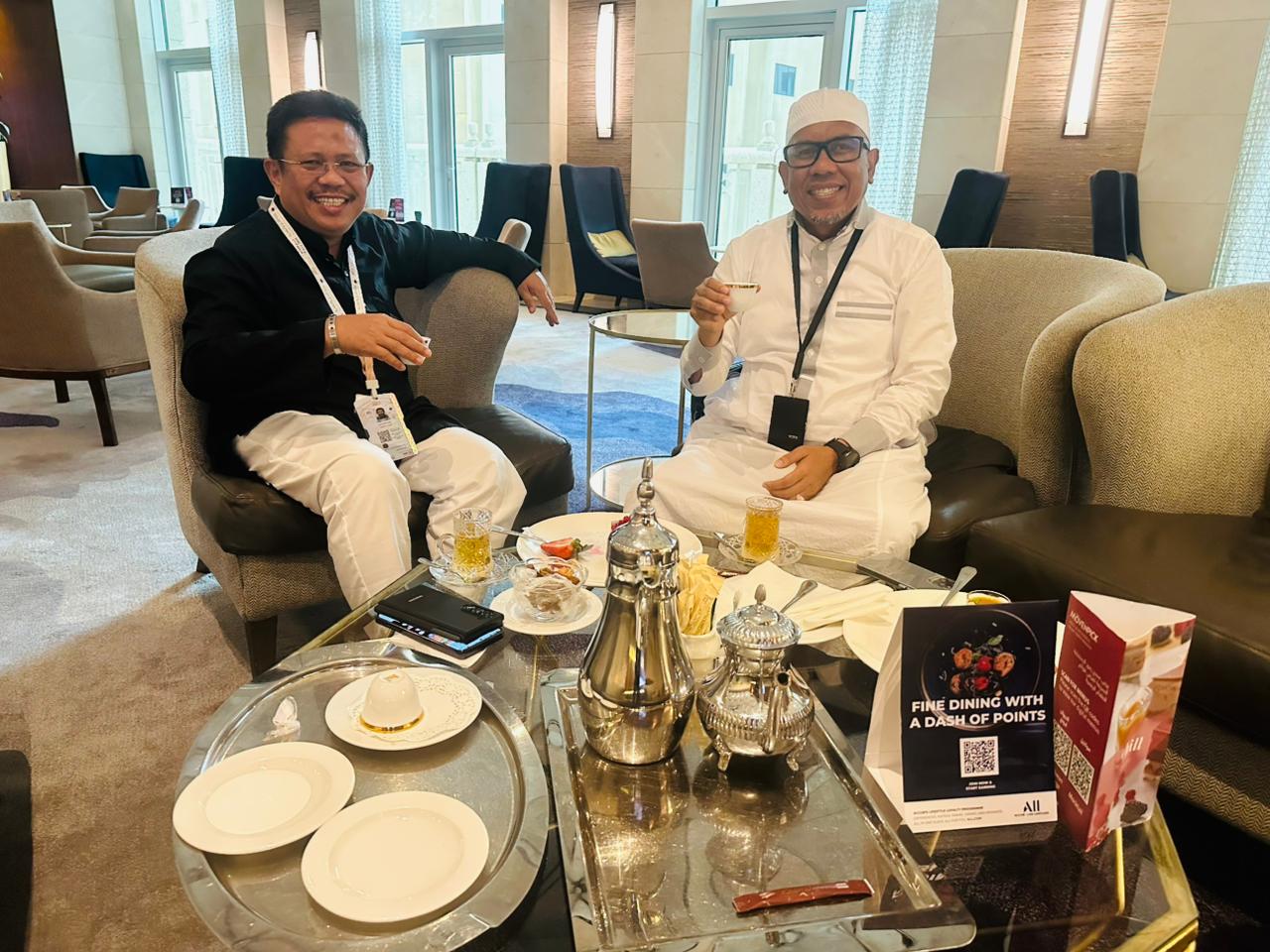 Nama Ahmad Muharis, bos Muhsinin Tour and Travel, kembali mencuat ke permukaan setelah pertemuannya dengan Ketua DPW PAN NTB terpilih, Lalu Ahmad Zaini (LAZ), di Mekkah.