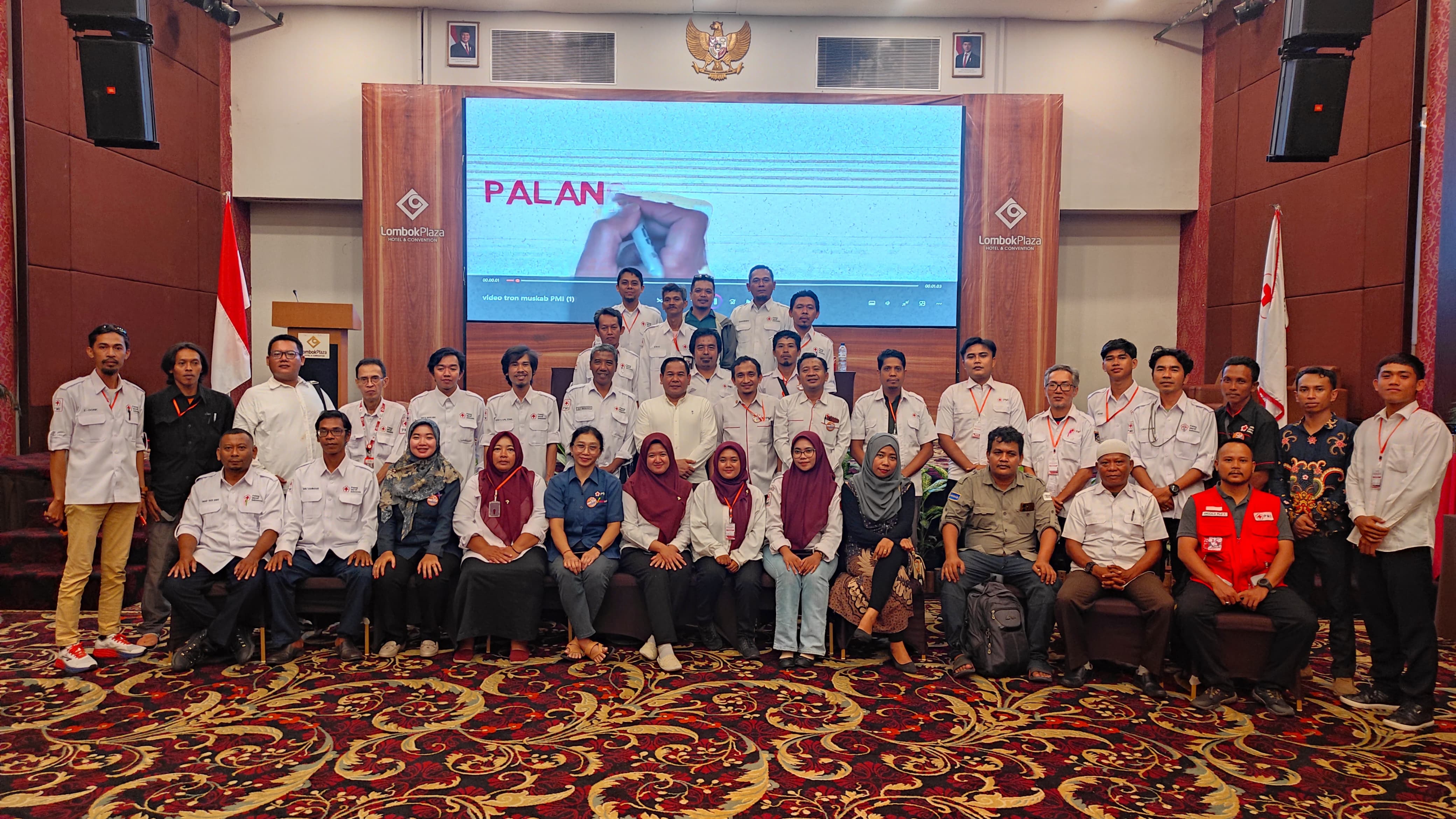Pengurus PMI Lobar usai melaksanakan Muskab di Hotel Lombok Plaza Mataram.
