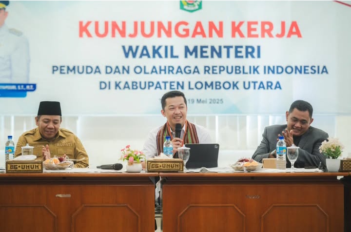 Taufik Hidayat, mantan atlet bulutangkis nasional, juara dunia Olimpiade Athena Yunani saat berkunjung ke Lombok Utara. (tangkapan layar IG Taufik Hidayat)