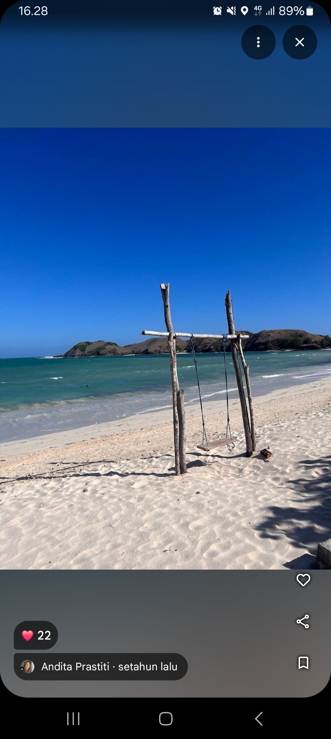 Pantai Tanjung Aan jadi tempat wisata di Lombok yang wajib dikunjungi
