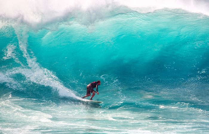 Daftar 5 pantai spot surfing di NTB yang digemari turis asing