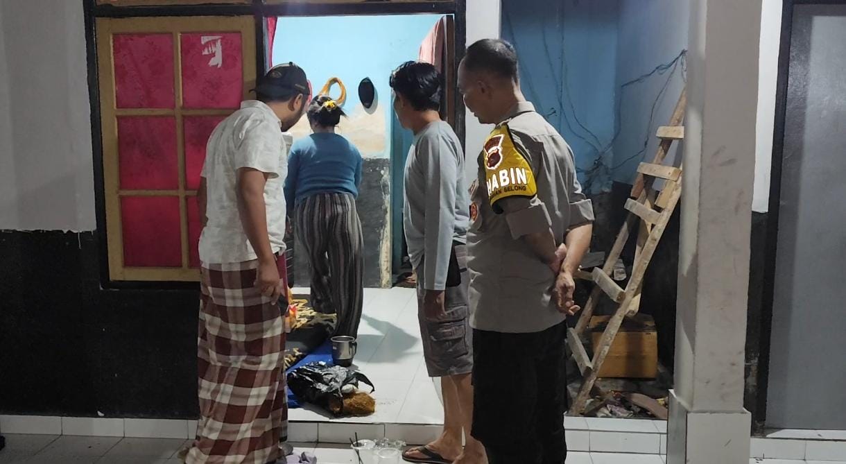 Tim gabungan saat melakukan razia kos-kosan di Kelurahan Rakam Kecamatan Selong, pada Jumat malam, (22/5).