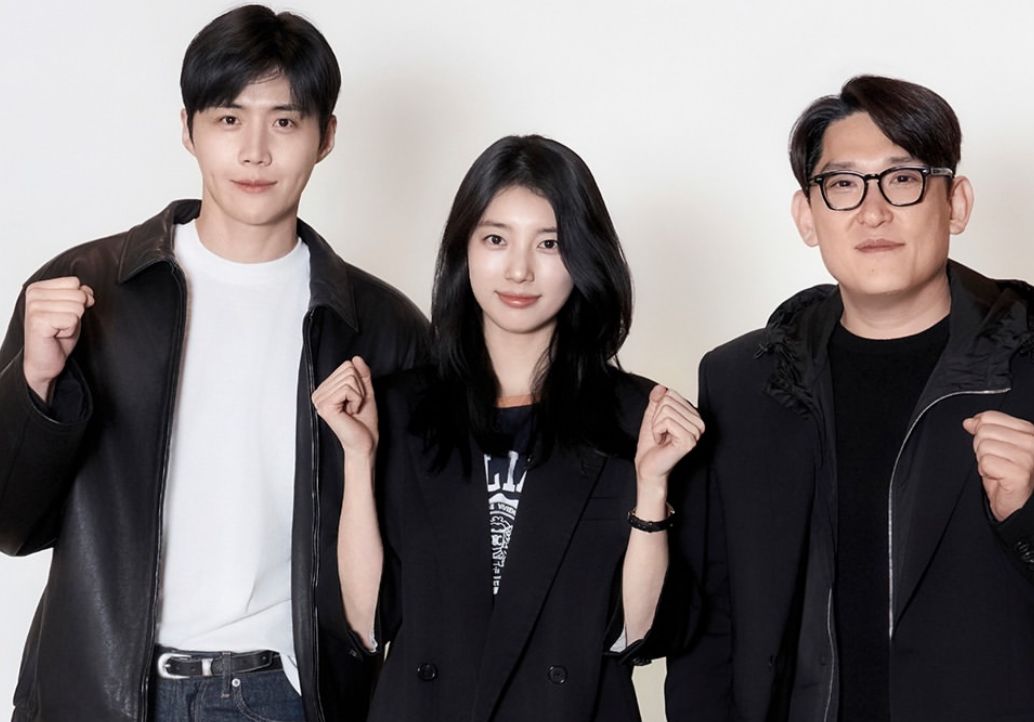 Kim Seon Ho (kiri) dan Bae Suzy (tengah) reuni di drama misteri berjudul Delusion yang disutradarai Han Jaerim (kanan).
