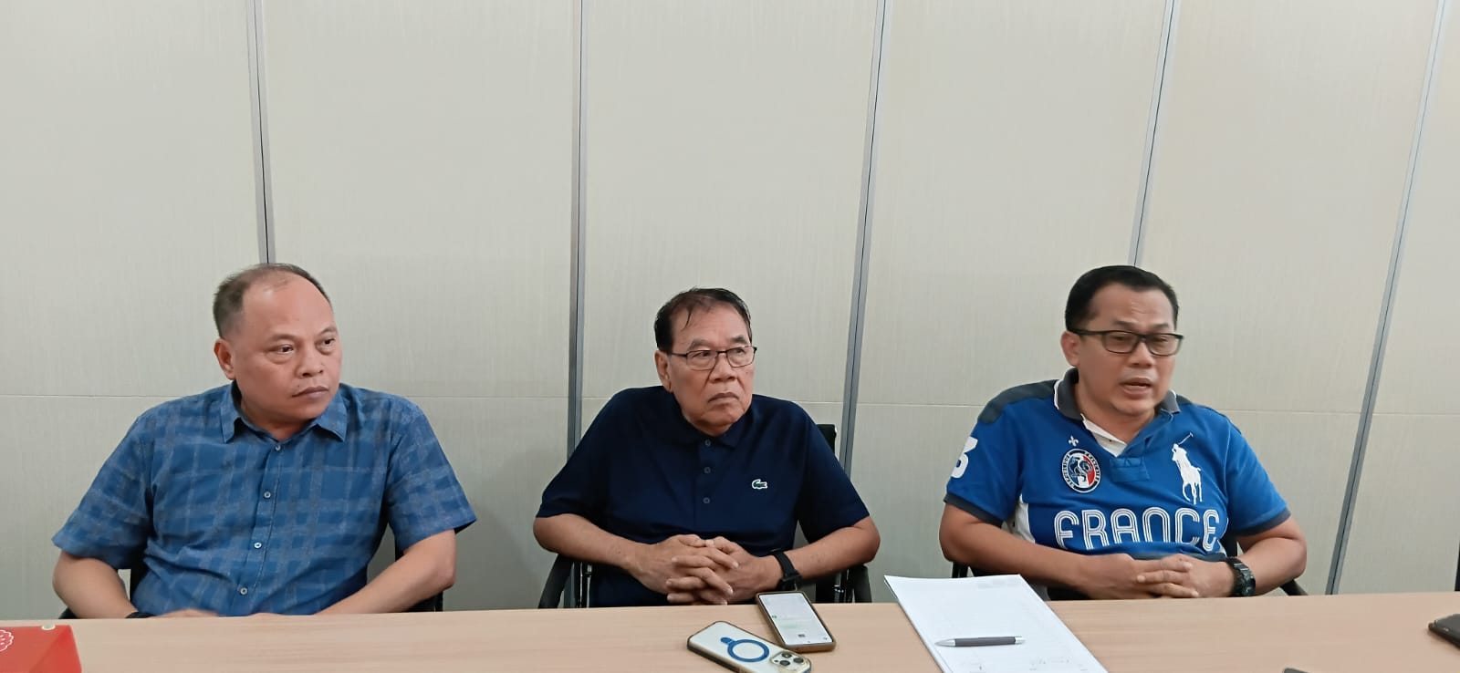 Tim Pansel Bank NTB Syariah saat berikan keterangan perkembangan proses seleksi komisaris dan direksi Bank NTB Syariah.