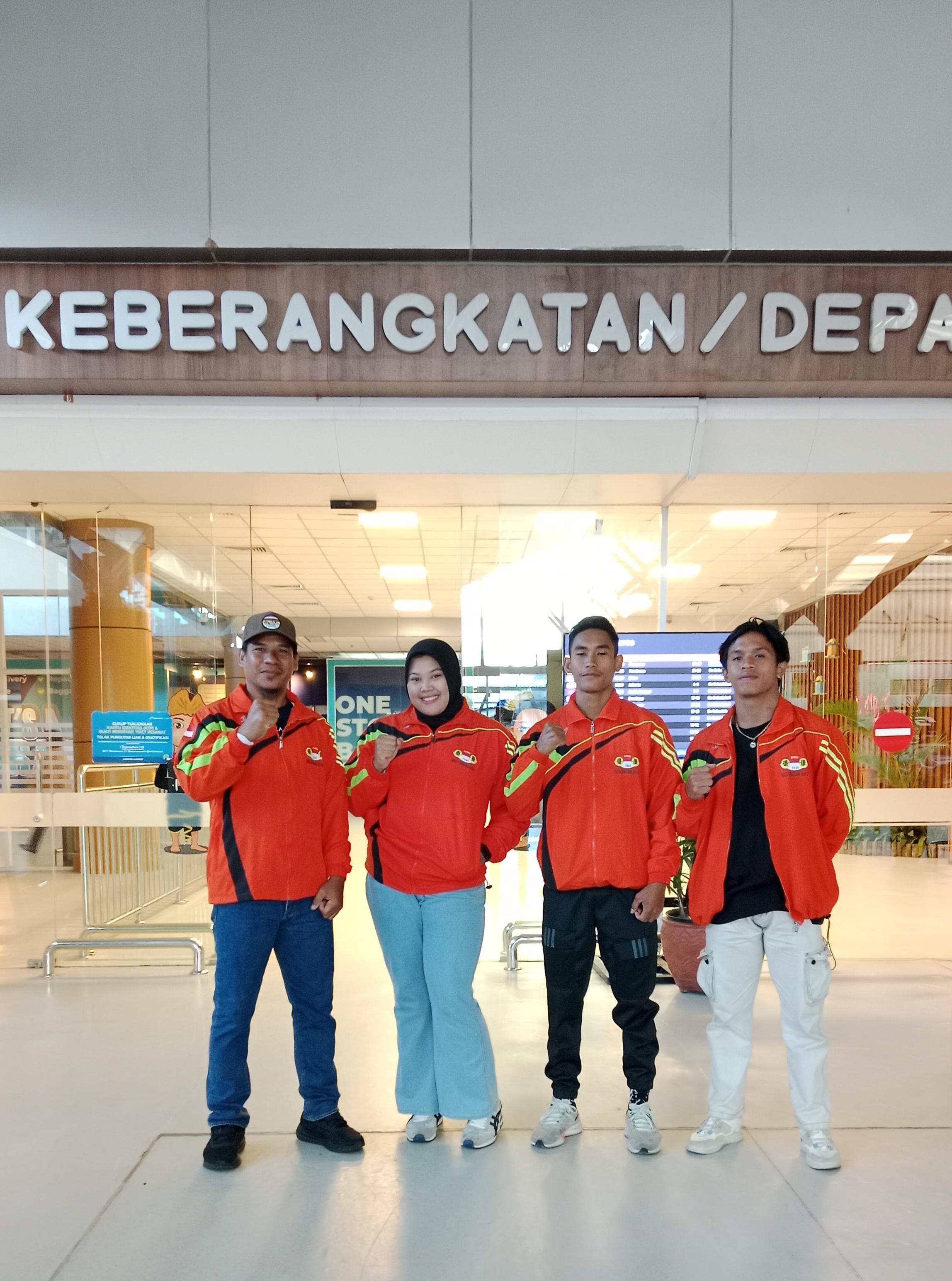Atlet angkat besi NTB menunjukkan performa meningkat dalam Kejurnas Angkat Besi 2025.