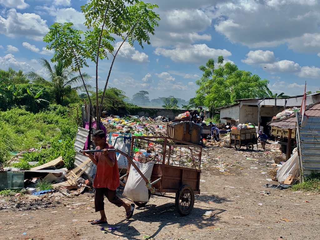 DARURAT SAMPAH: Kondisi pembuangan sampah di Kebon Talo, Ampenan beberapa waktu lalu.