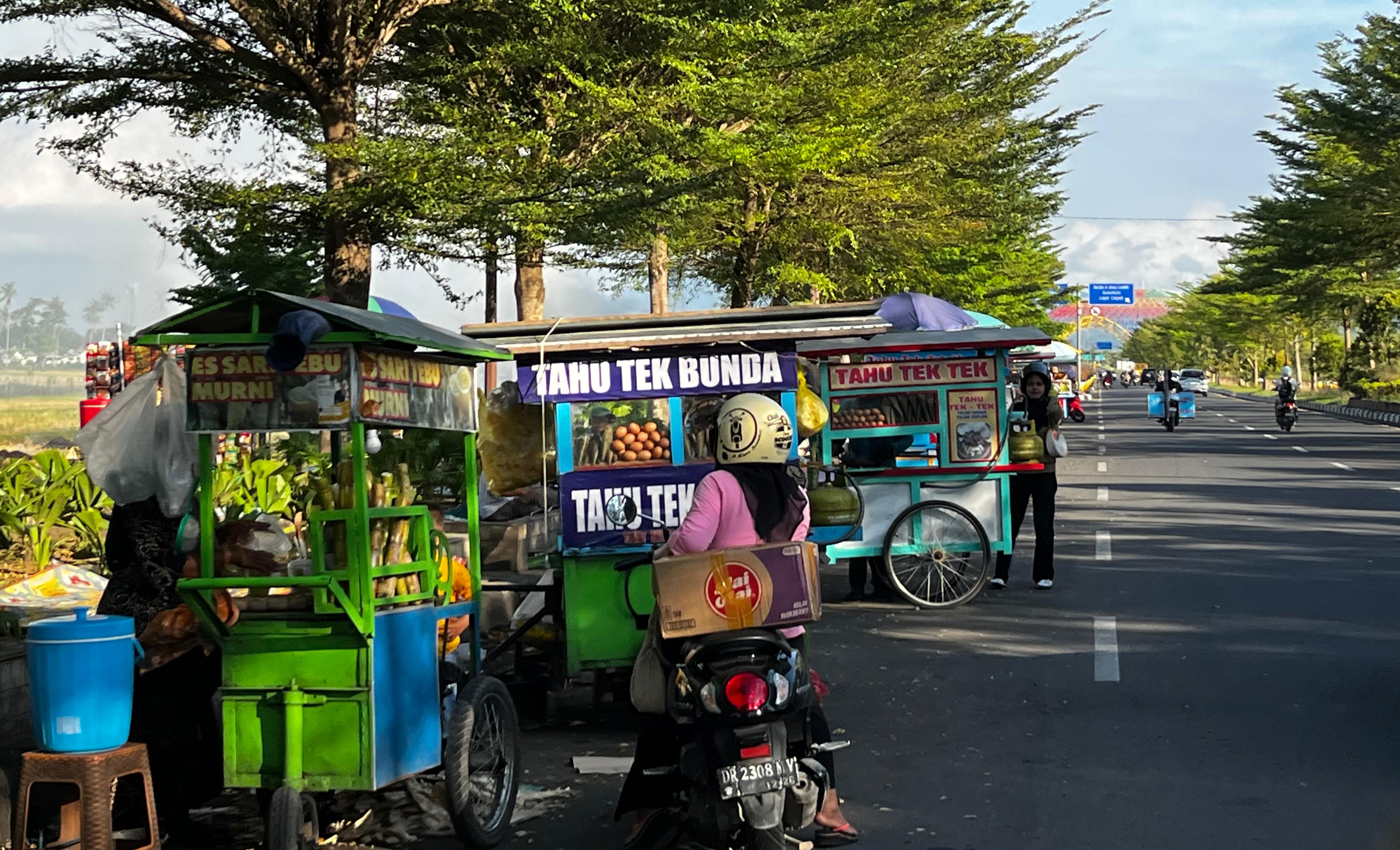 Top 5 spot kuliner kaki lima yang enak dan murah meriah di Kota Mataram