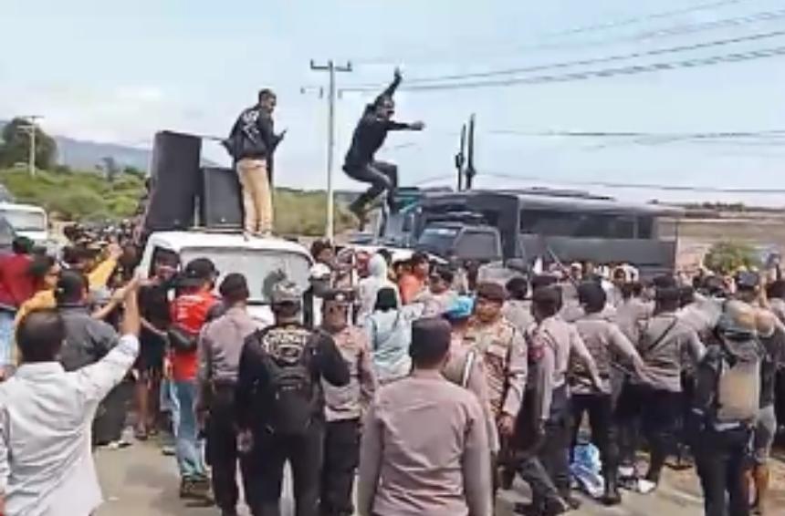 Diperkirakan 1000 orang akan ikut dalam aksi demo Jilid 3, mereka akan berkumpul di sekitar Pelabuhan Poto Tano Sumbawa Barat.