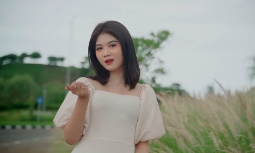 LAGU SASAK: Lirik Lagu Awak Jaok dan Chord Gitar Lengkap, Lagu Daerah Sasak oleh Erni Ayuningsih.