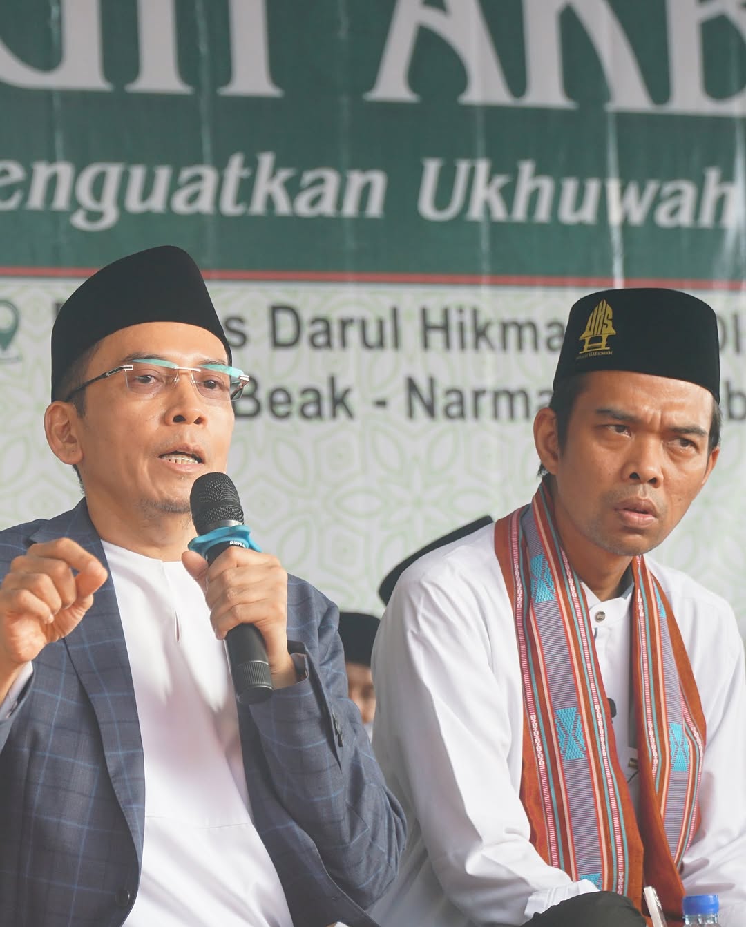 Momen TGB HM Zainul Majdi dan UAS Ustad Abdul Somad berkegiatan bersama di Lombok. (IG TGB)