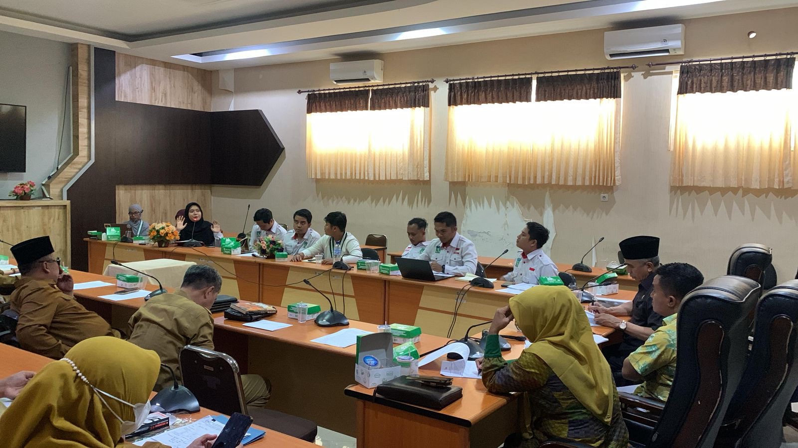 Hearing Bersama DPRD, KAMMI NTB Desak Reformasi Kebijakan Daerah, Tegaskan NTB Milik Rakyat, Bukan Oligarki