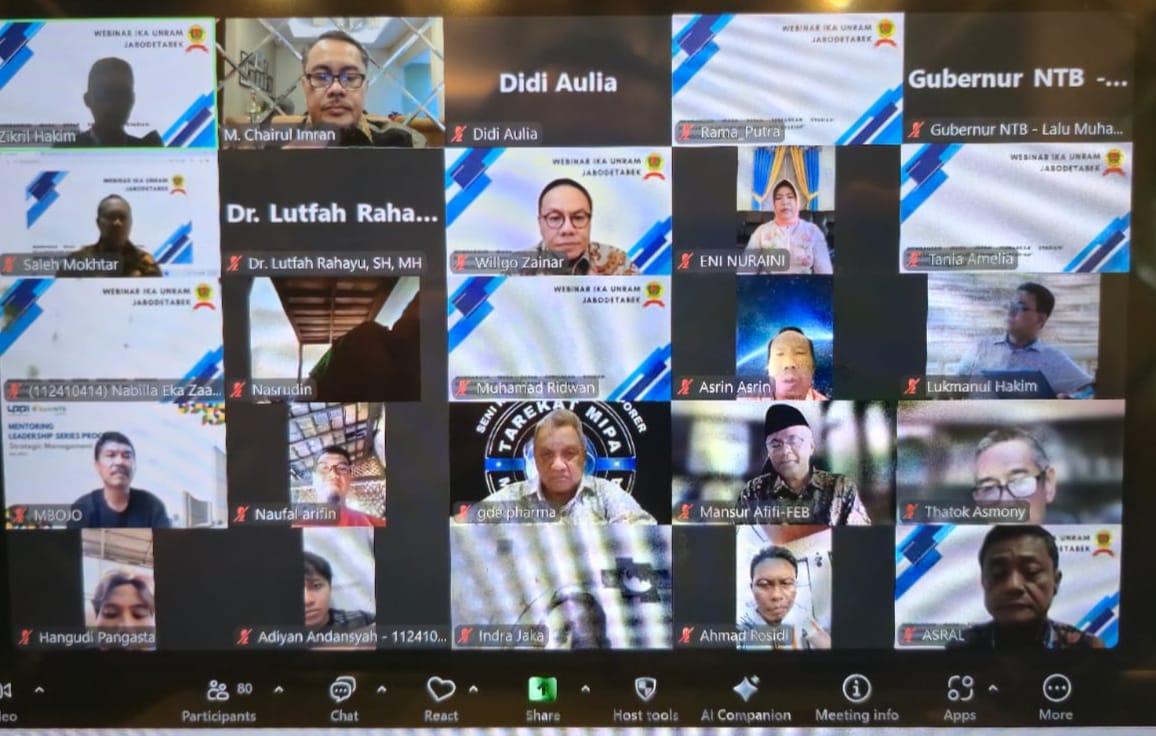 SAMPAIKAN GAGASAN : Webinar nasional yang dilaksakanan IKA Unram Jabodetabek, Minggu (25/5), diikuti seratusan lebih peserta dan dibuka langsung Gubernur NTB Lalu Muhamad Iqbal. (Farida/Lombok Post)