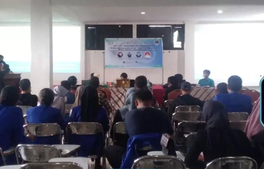 WORKHOP IoT : Sejumlah Mahasiswa UBG mengikuti workshop internet of things (IoT) di kampus setempat