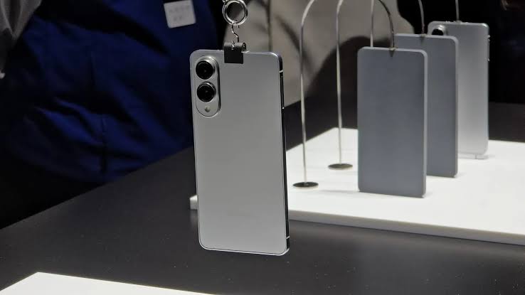 TAMPAK BELAKANG: Samsung Galaxy S25 Edge Review Indonesia, HP Tipis 20 Jutaan yang Bikin Galau.