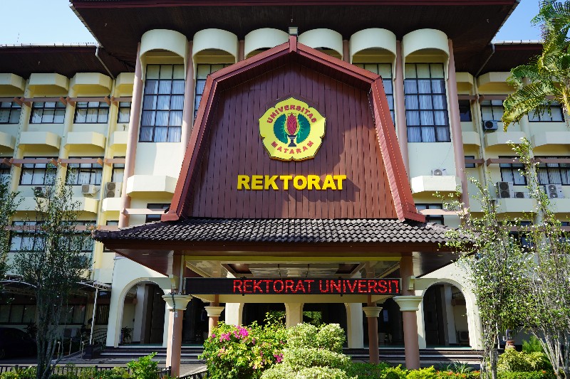Inilah kampus Universitas Mataram yang meraih akreditasi unggul dari Badan Akreditasi Nasional Perguruan Tinggi.