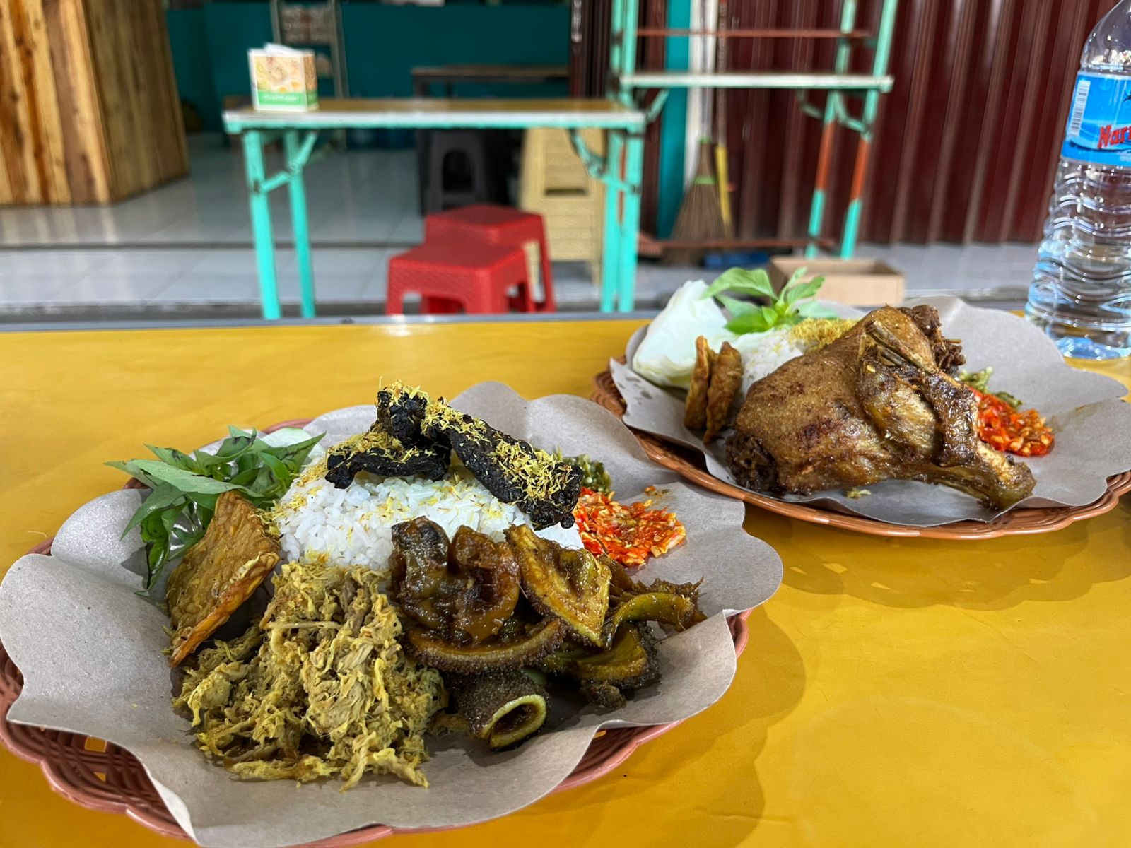 Pedas dan Lezatnya Nasi Babat Usus Jalan Lingkar di Mataram