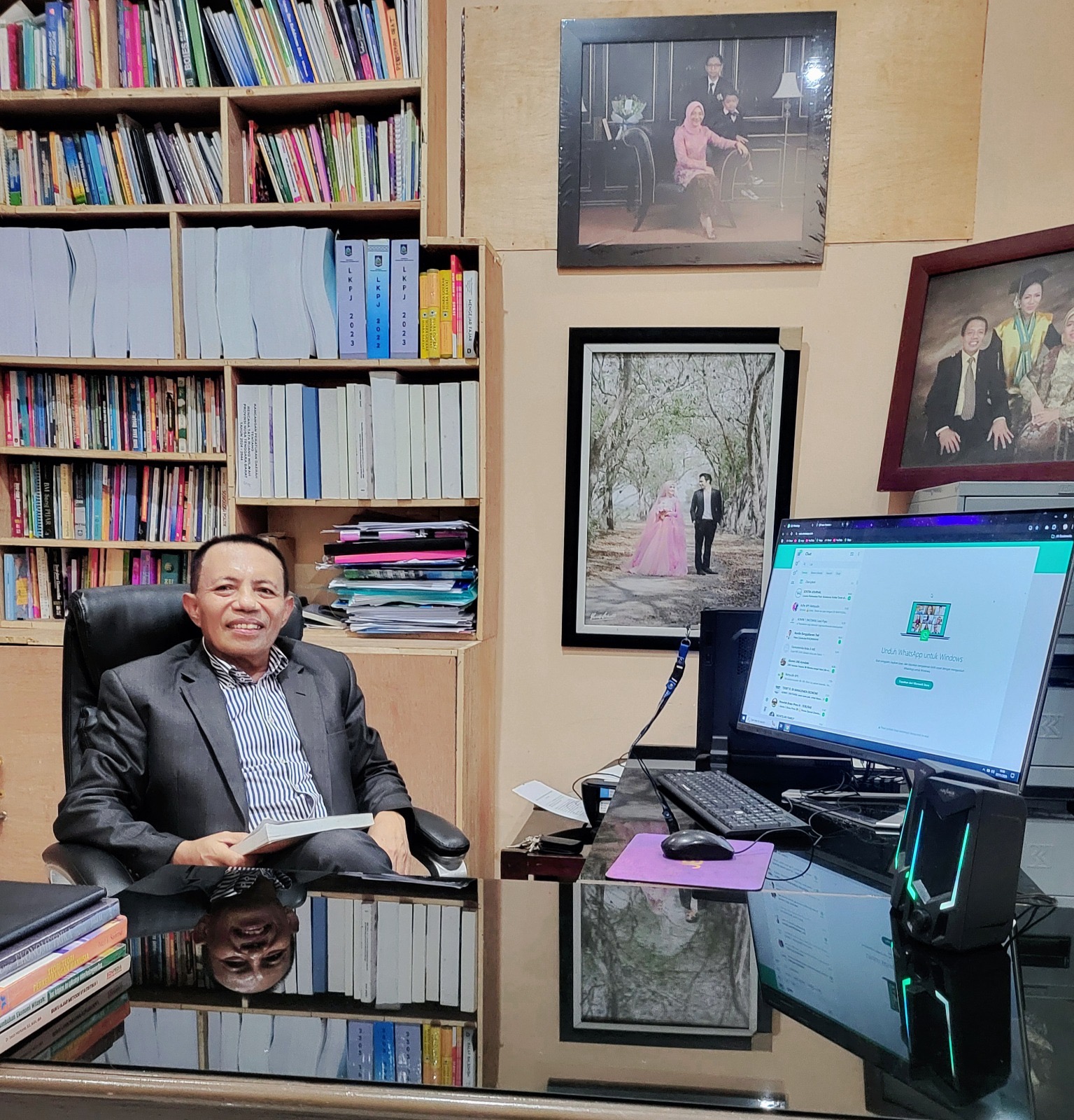 Ekonom NTB Profesor Iwan Harsono