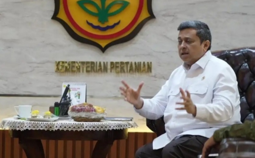 Kepala BPJPH, Ahmad Haikal Hasan turun tangan mengatasi masalah rumah makan di Solo.