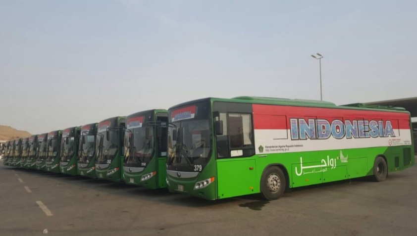 Bus Salawat yang disediakan PPIH Arab Saudi  siap mengangkut jemaah haji Indonesia di Makkah.