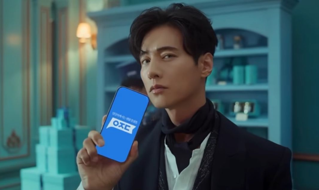 Won Bin curi perhatian netizen lewat iklan terbaru setelah vakum 15 tahun.