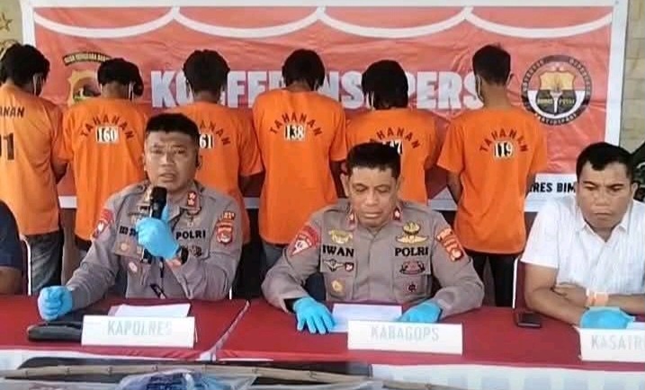 6 mahasiswa Bima jadi tersangka setelah aksi demonstrasi untuk Pembentukan Provinsi Sumbawa
