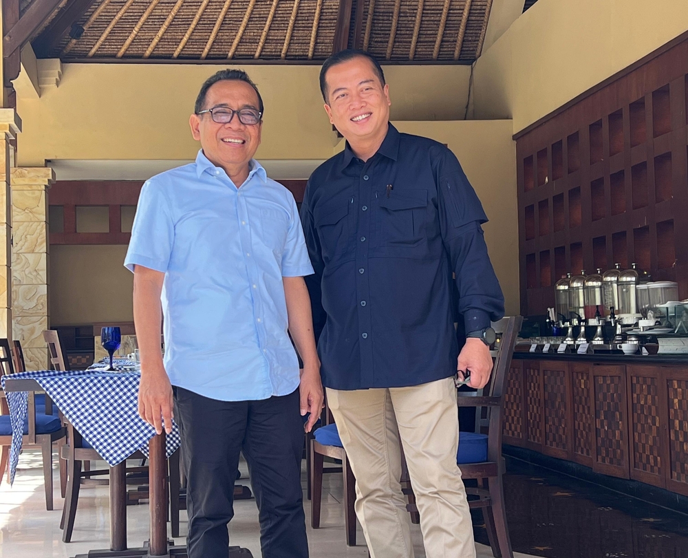 Gubernur NTB Lalu Muhamad Iqbal, melakukan pertemuan dengan Menko PMK Prof. Dr. Pratikno di Hotel Merumatta, Senggigi, Lombok Barat, Minggu (1/6).