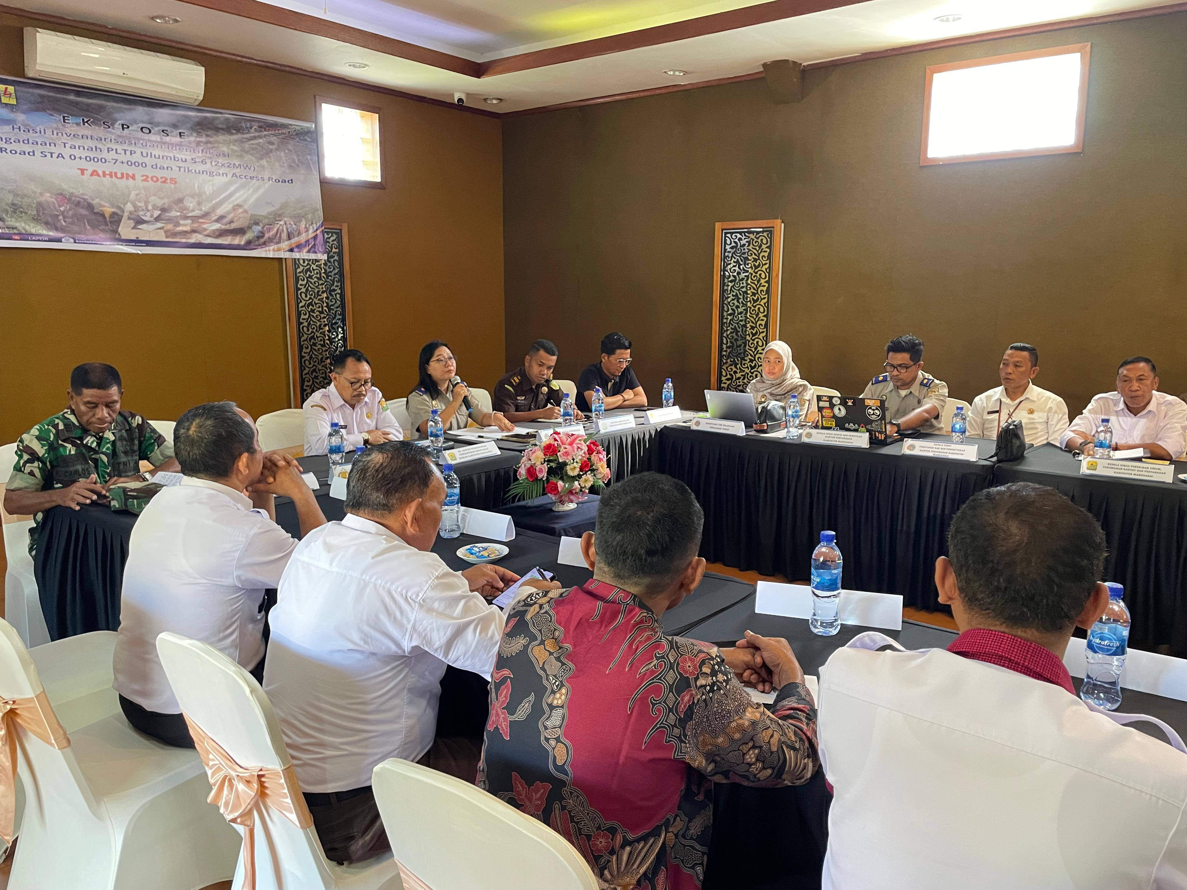 PLN UIP Nusra bersama Forkopimda Manggarai mensosialisasikan progres pengadaan tanah untuk Akses Jalan PLTP Ulumbu Unit 5-6.